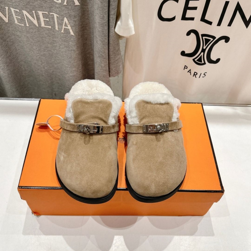 H**mes slippers